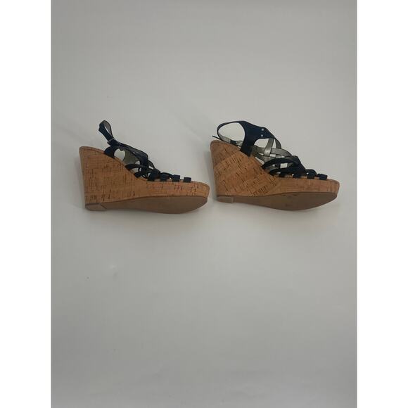 Guess Open Toe strapped Wedge Sandals - Picture 4 of 7